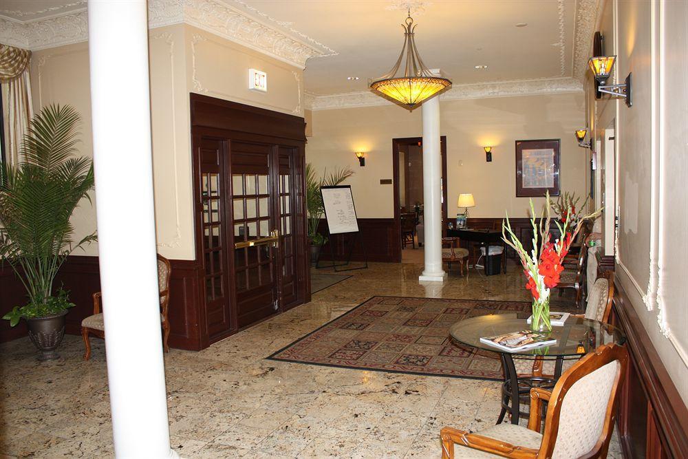 Dewitt Hotel And Suites Чикаго Екстериор снимка