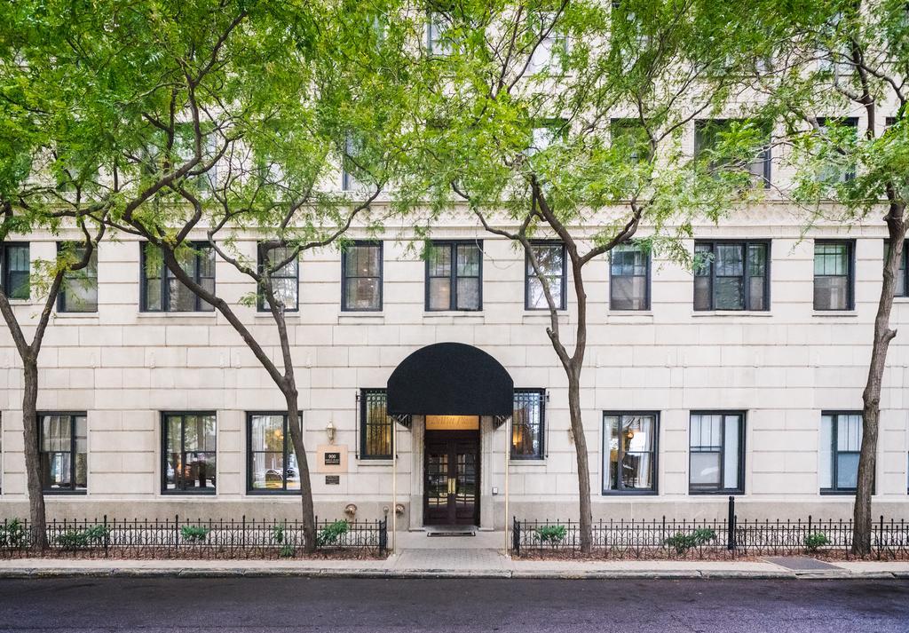 Dewitt Hotel And Suites Чикаго Екстериор снимка