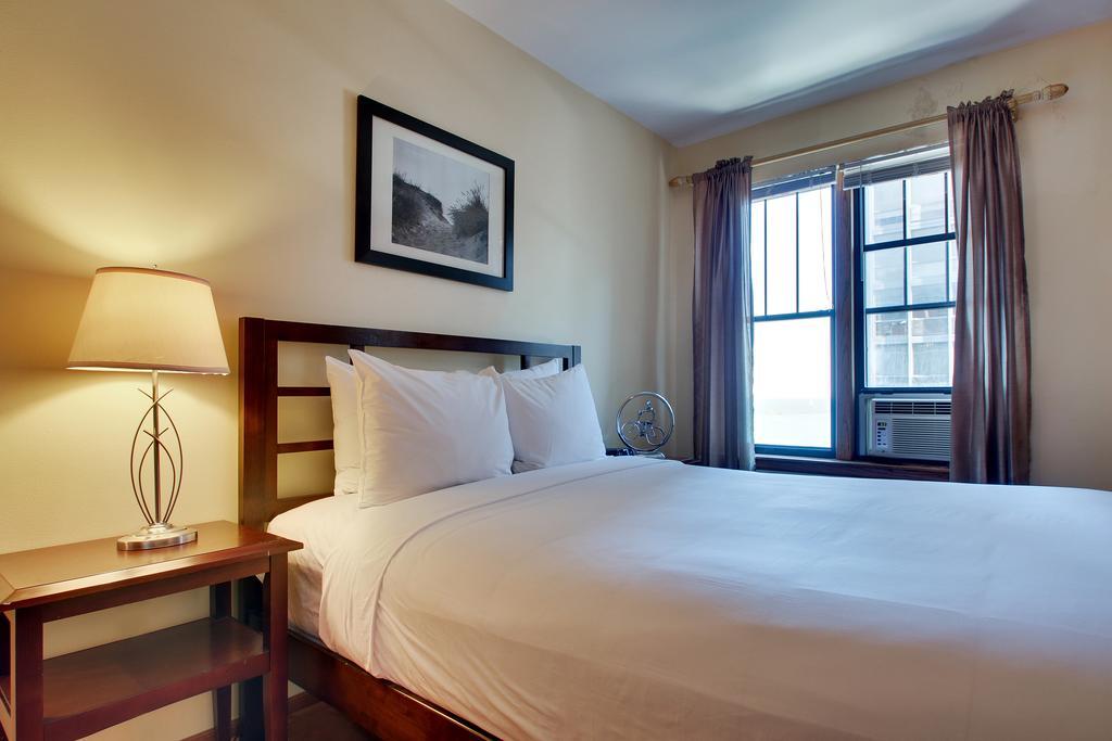 Dewitt Hotel And Suites Чикаго Стая снимка