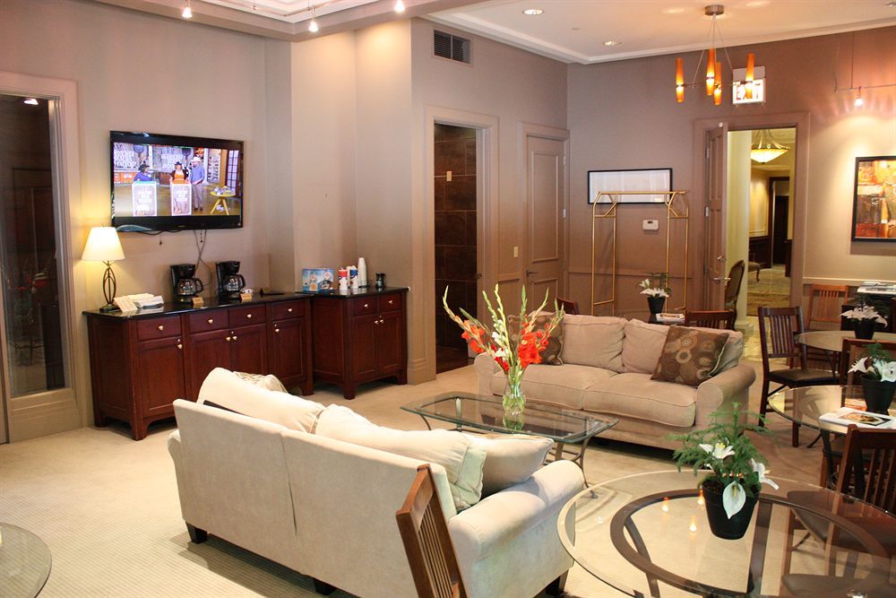 Dewitt Hotel And Suites Чикаго Екстериор снимка
