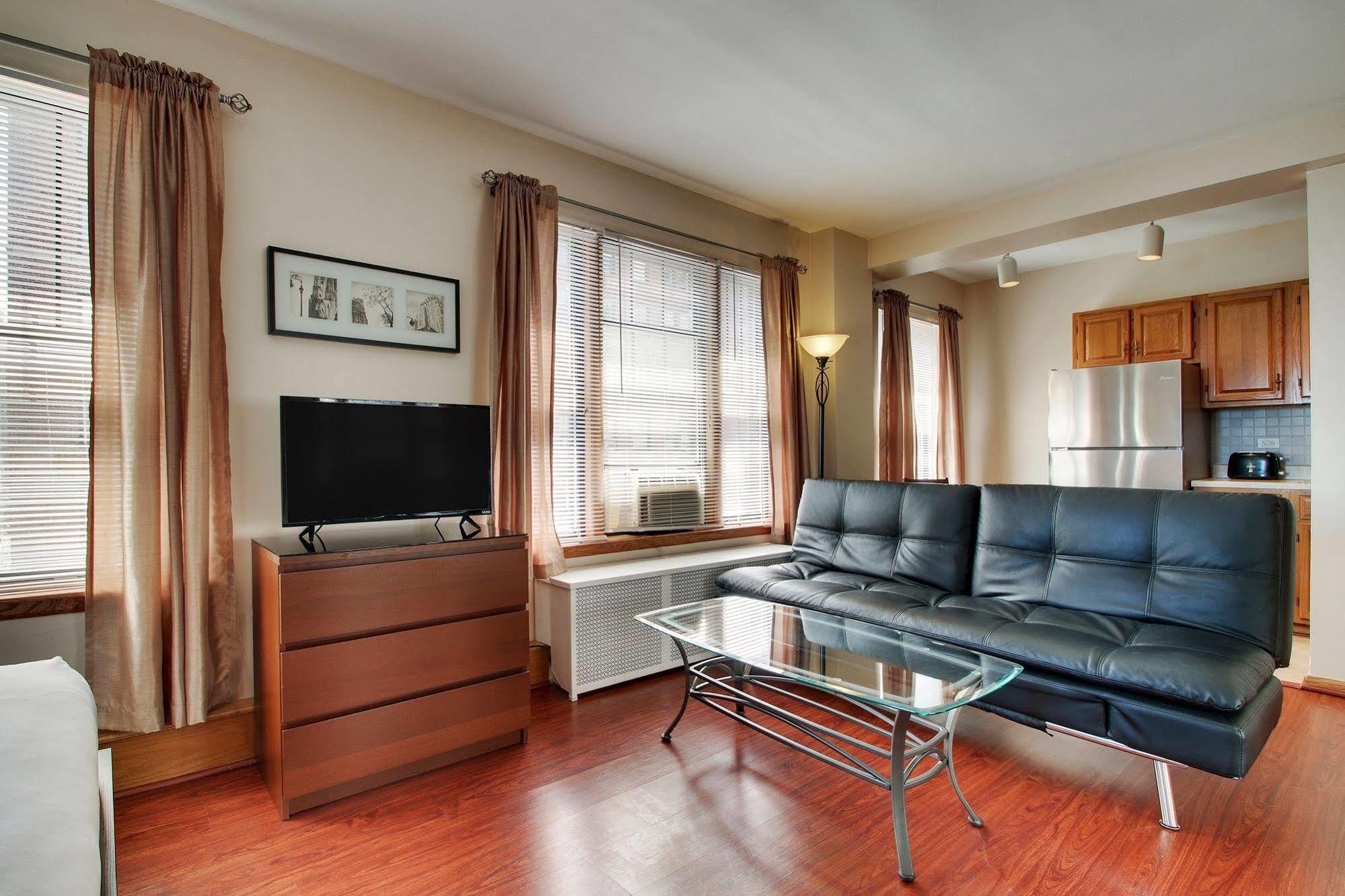 Dewitt Hotel And Suites Чикаго Екстериор снимка