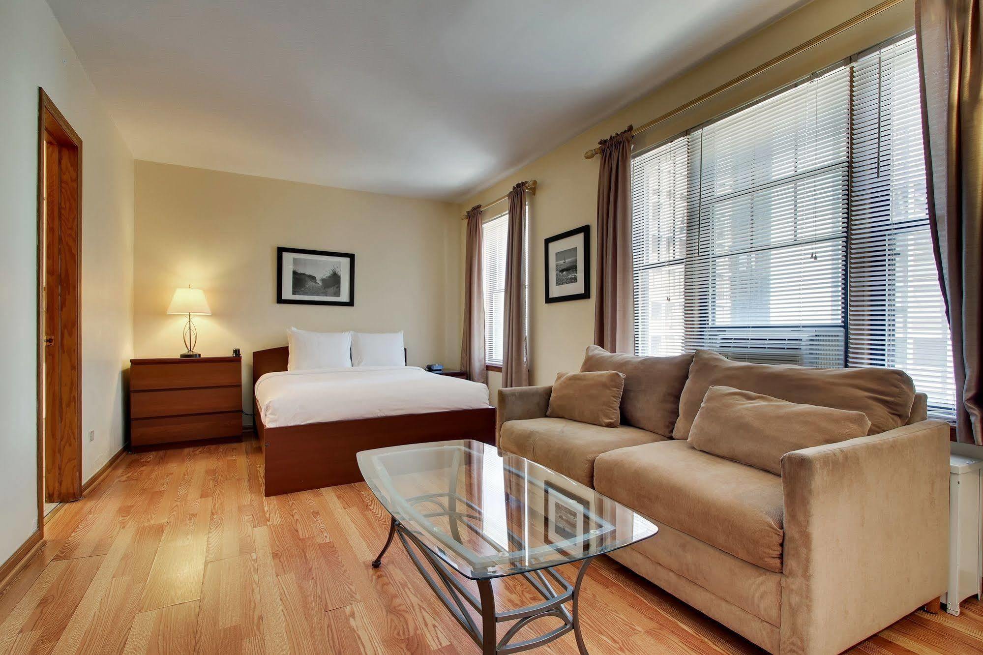 Dewitt Hotel And Suites Чикаго Екстериор снимка